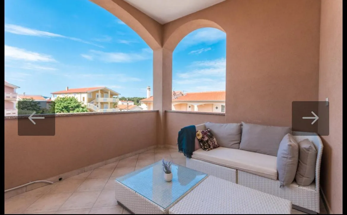 Apartman Julia Biograd Na Moru